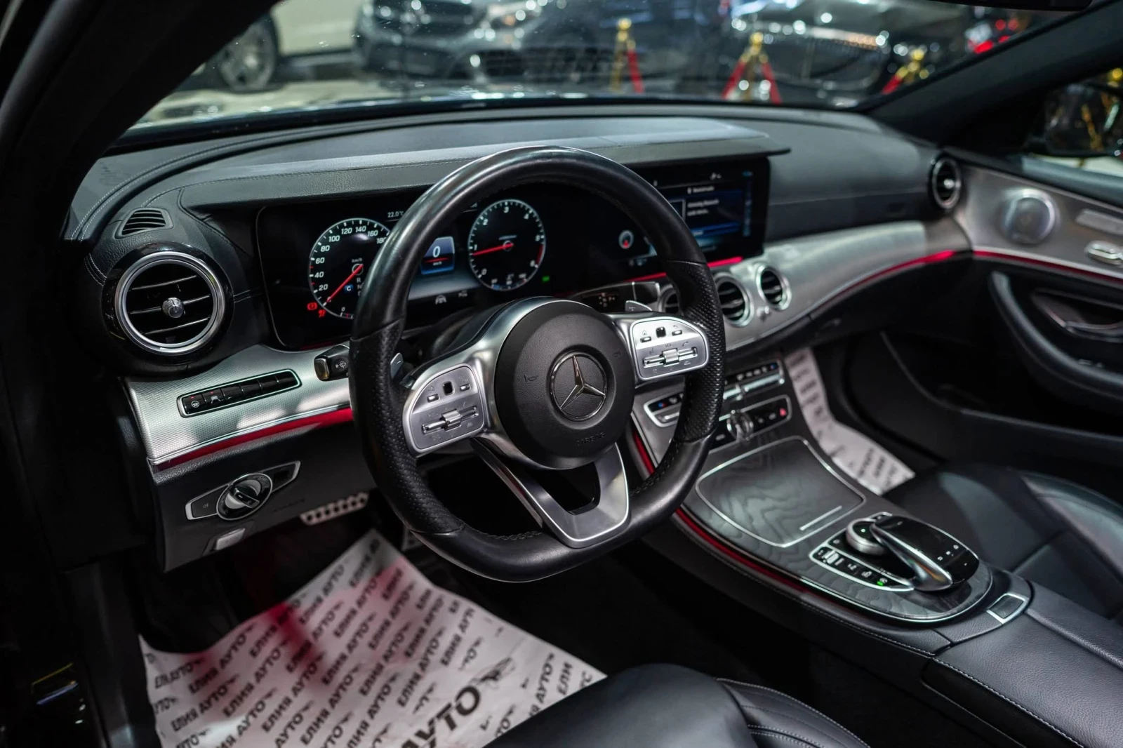 Mercedes-Benz E 220 D FULL AMG LINE DIGITAL ПАНО BURM ЛИЗИНГ 100%, снимка 12 - Автомобили и джипове - 54026355