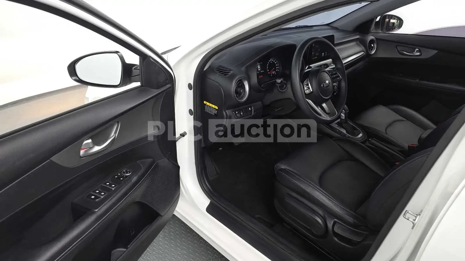 Kia K3, снимка 10 - Автомобили и джипове - 54160648