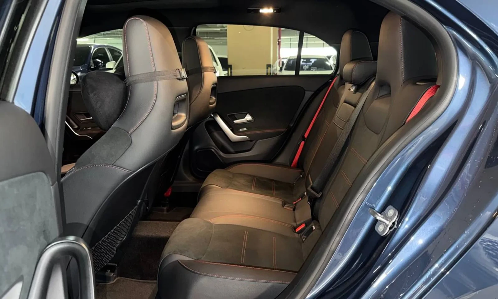 Mercedes-Benz A45 AMG burmester* multibeam led* Parking Assist, снимка 12 - Автомобили и джипове - 54162041