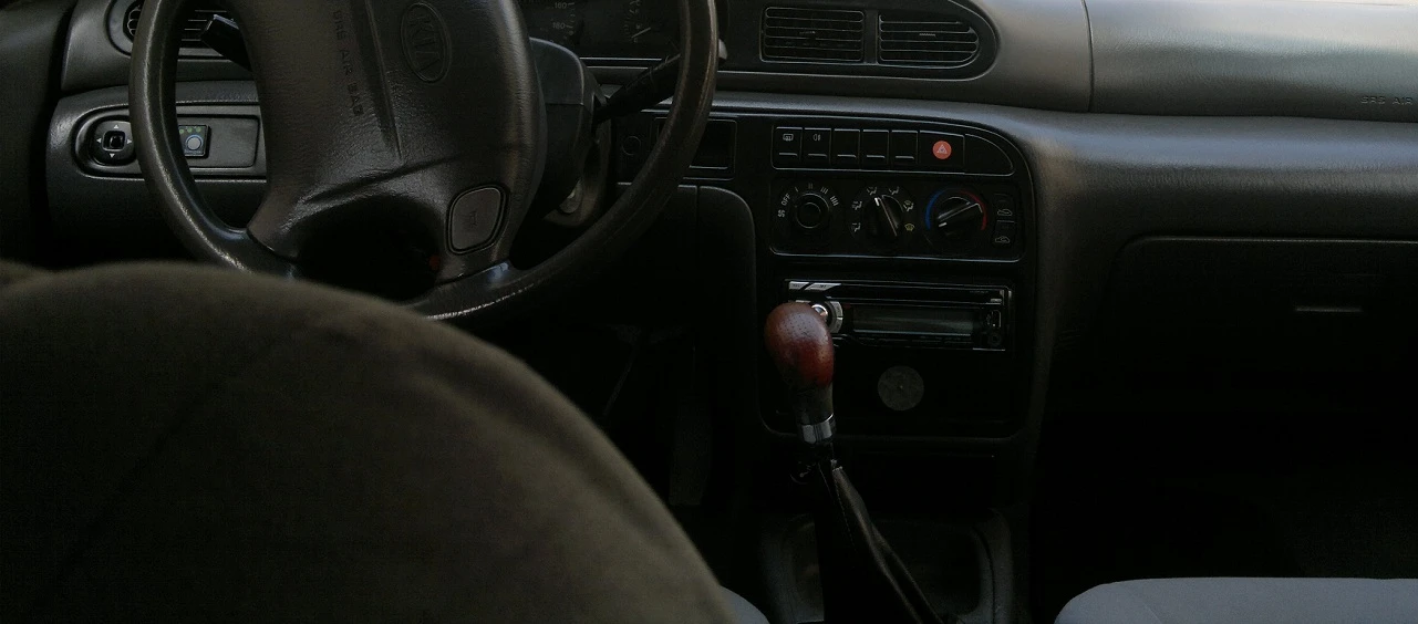 Kia Sephia, снимка 5 - Автомобили и джипове - 54181923