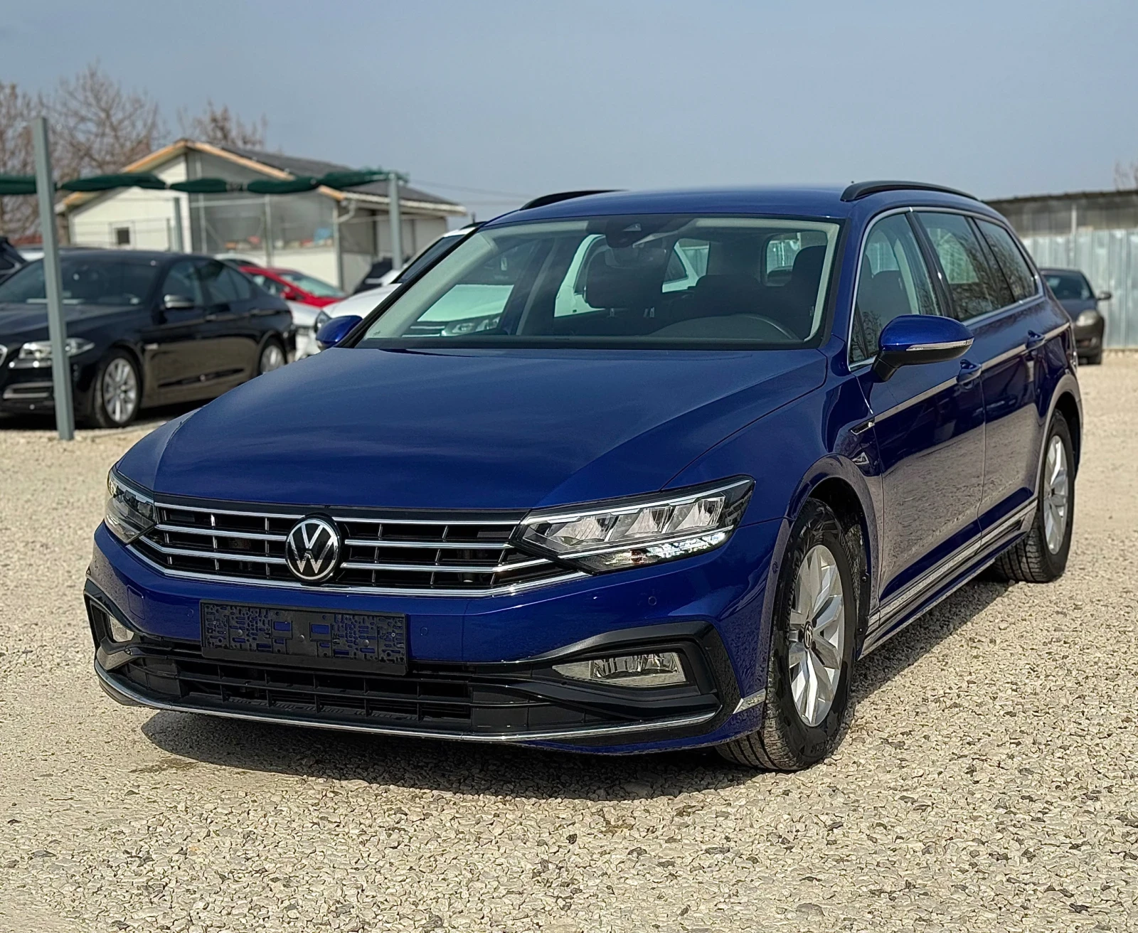 VW Passat 2.0TDI* R LINE * 115 000 км.* ACC* CAMERA , снимка 2 - Автомобили и джипове - 54228655