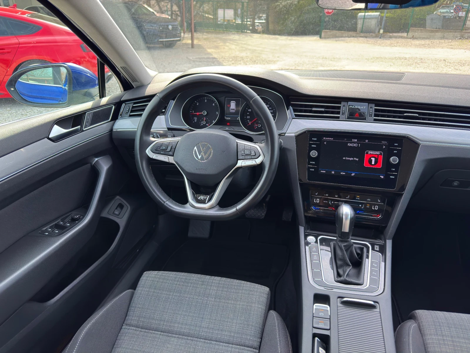 VW Passat 2.0TDI* R LINE * 115 000 км.* ACC* CAMERA , снимка 8 - Автомобили и джипове - 54228655