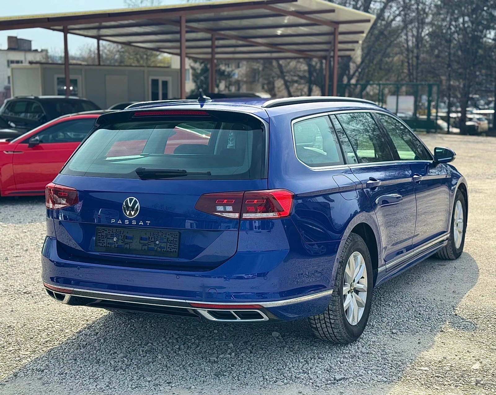 VW Passat 2.0TDI* R LINE * 115 000 км.* ACC* CAMERA , снимка 4 - Автомобили и джипове - 54228655