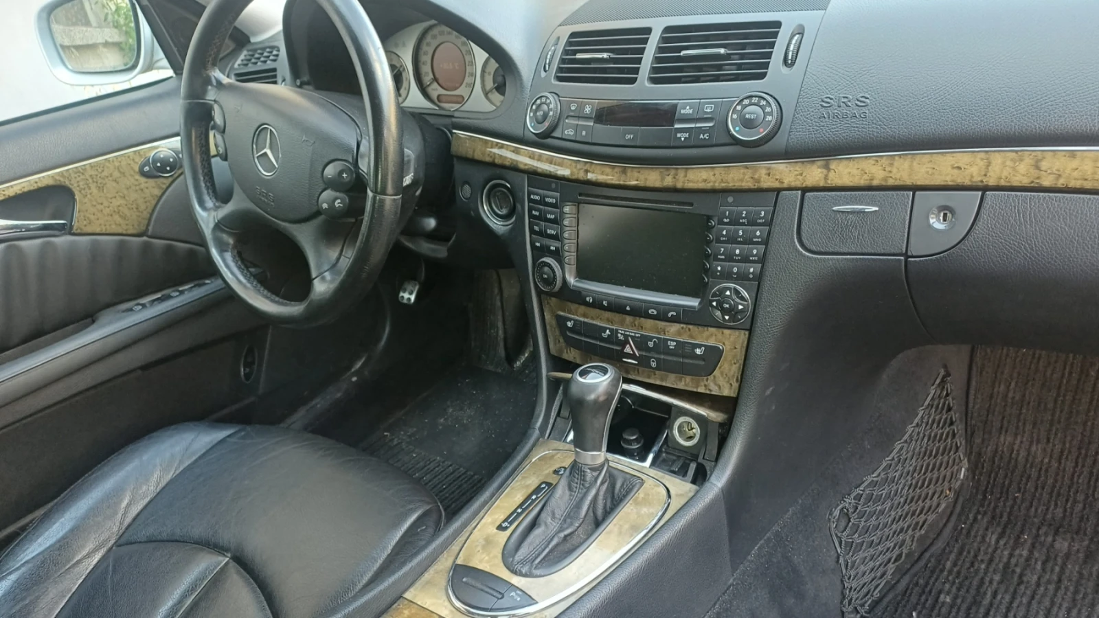 Mercedes-Benz E 280 avantgarde, снимка 10 - Автомобили и джипове - 54350935