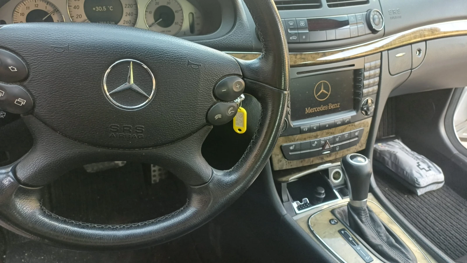 Mercedes-Benz E 280 avantgarde, снимка 11 - Автомобили и джипове - 54350935