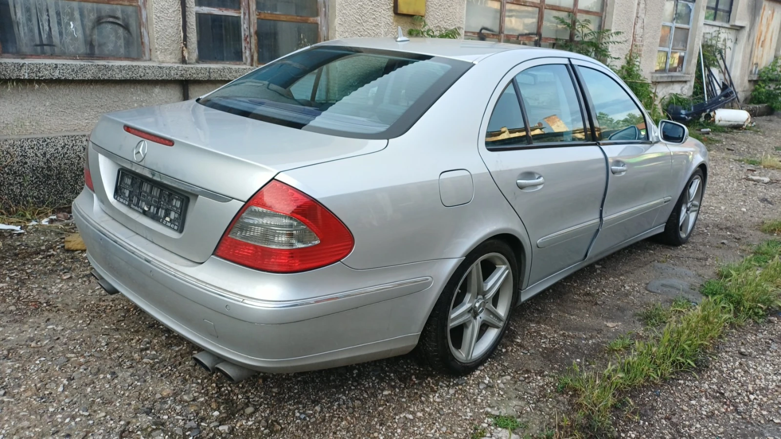 Mercedes-Benz E 280 avantgarde, снимка 8 - Автомобили и джипове - 54350935