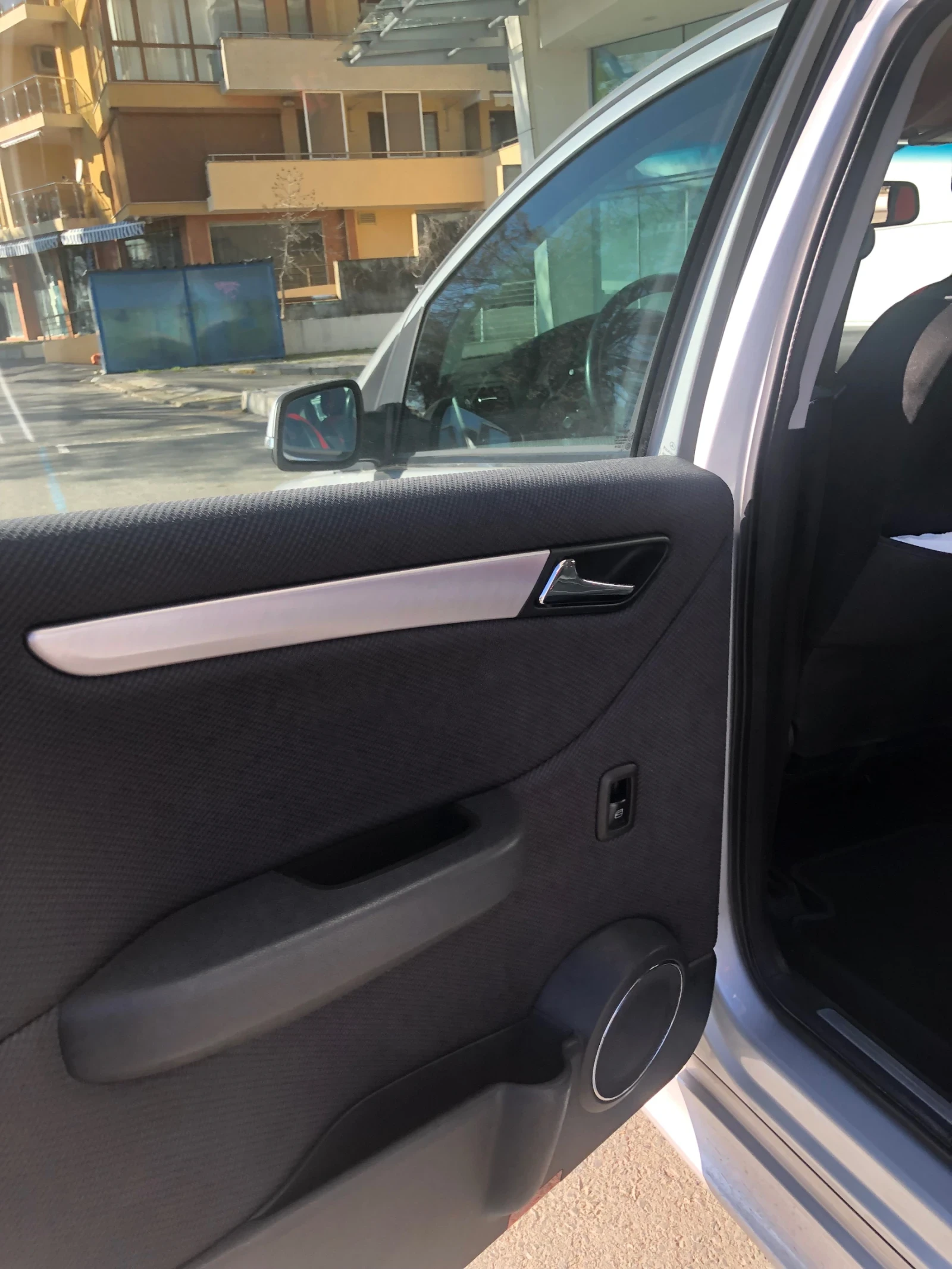 Mercedes-Benz B 180 Лек автомобиль , снимка 6 - Автомобили и джипове - 54642093
