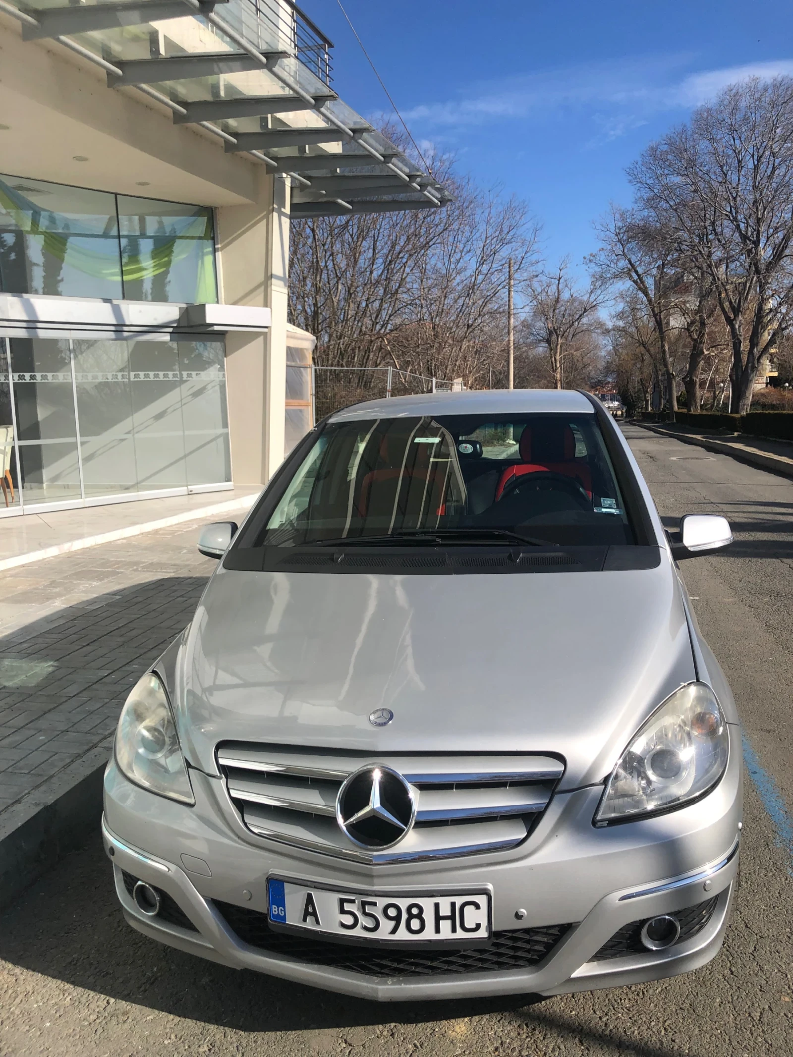 Mercedes-Benz B 180 Лек автомобиль 