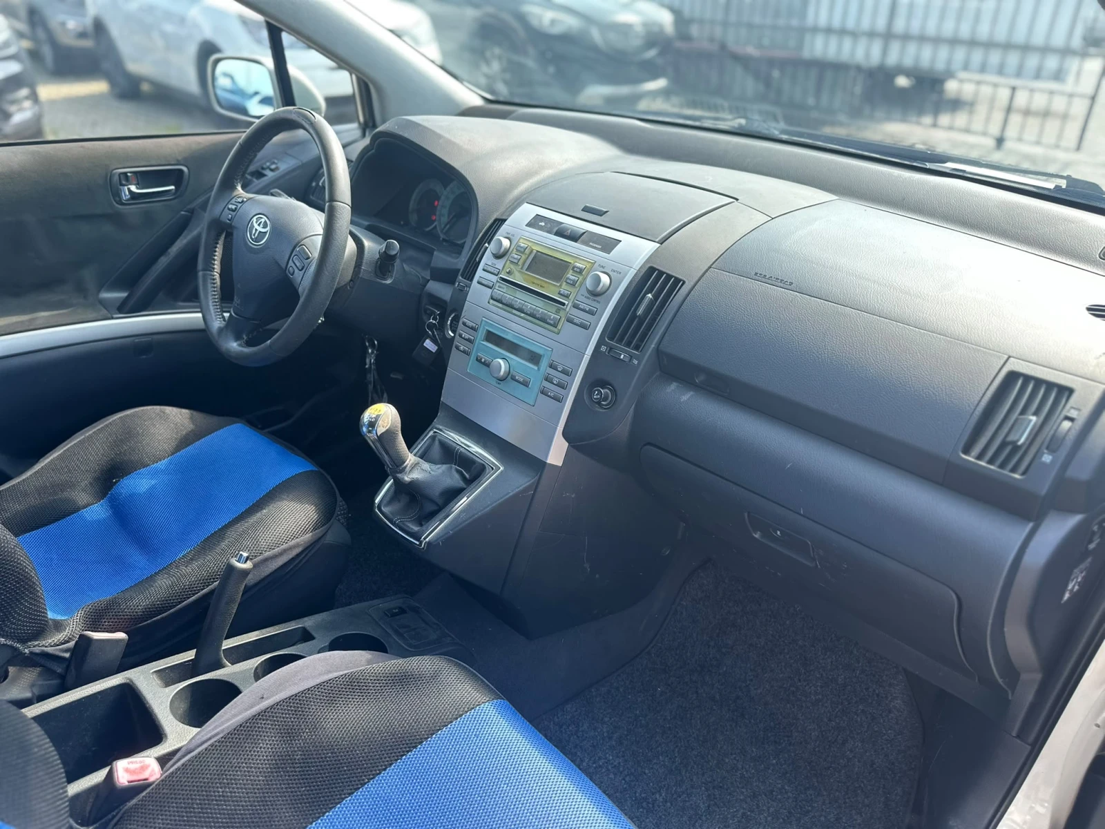 Toyota Corolla verso / 2.2D / 177HP /  , снимка 11 - Автомобили и джипове - 55008865