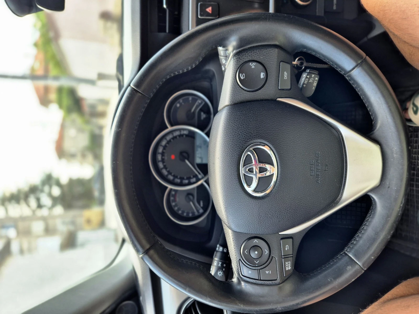 Toyota Yaris 1.33i , снимка 15 - Автомобили и джипове - 55121463