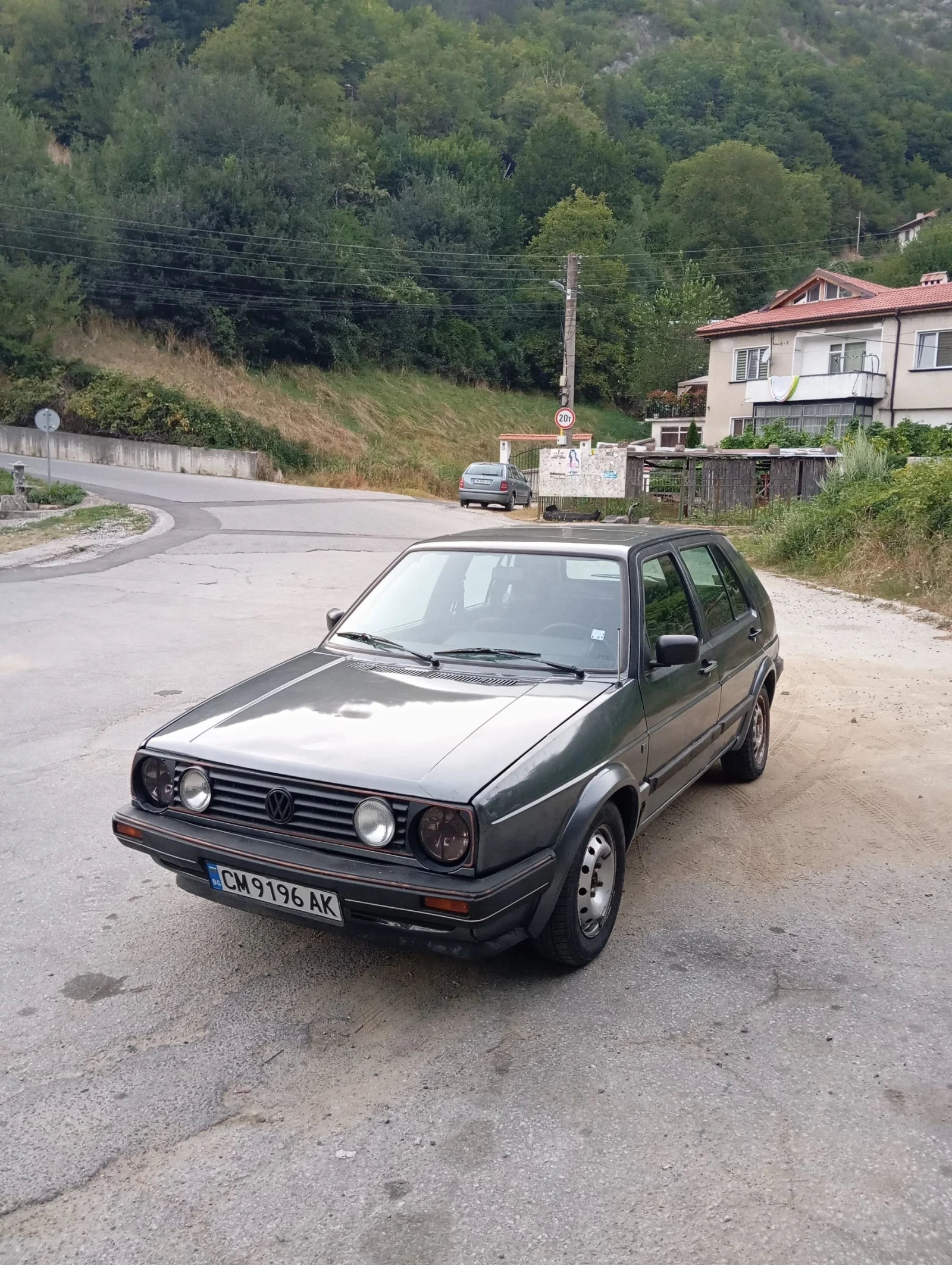 VW Golf 1.8 90 GT, снимка 3 - Автомобили и джипове - 55653499