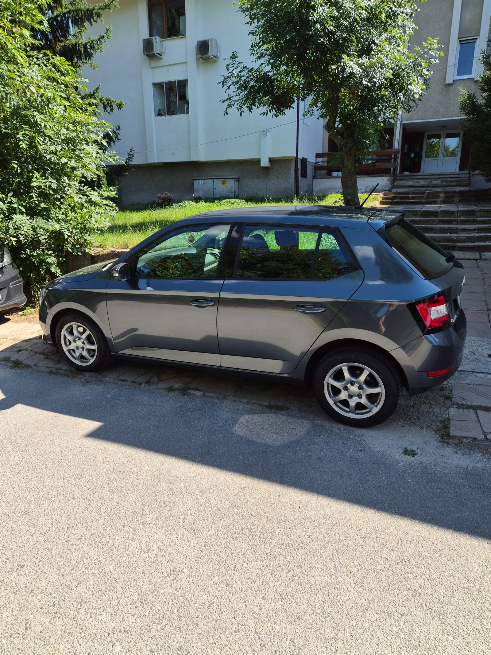 Skoda Fabia, снимка 5 - Автомобили и джипове - 55806844