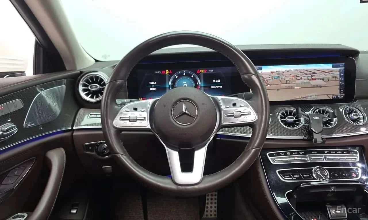 Mercedes-Benz CLS 300, снимка 8 - Автомобили и джипове - 56723568