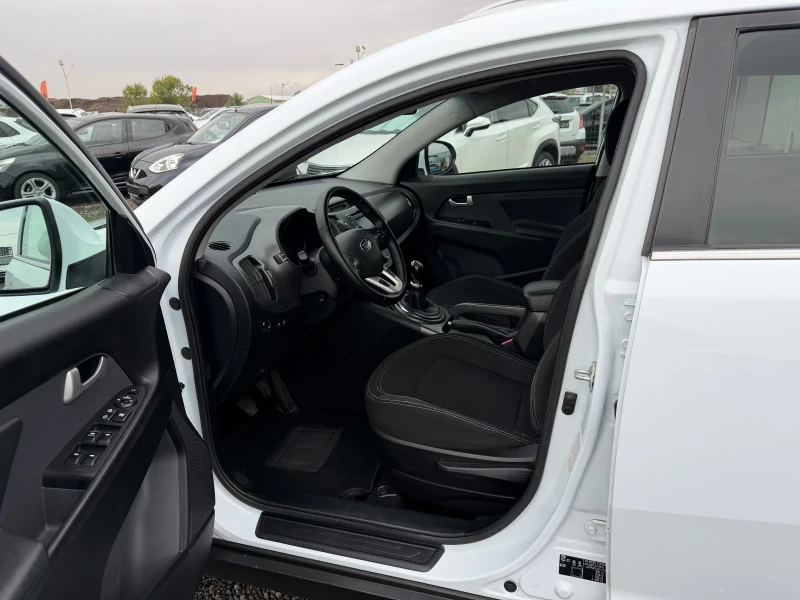 Kia Sportage 1.6 Бензин Фейс, снимка 7 - Автомобили и джипове - 52122619