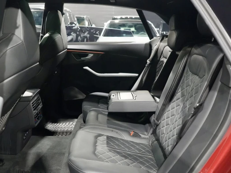 Audi SQ8 * * CARFAX * * АВТО КРЕДИТ * * , снимка 8 - Автомобили и джипове - 53122111