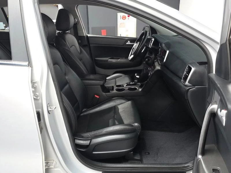 Kia Sportage Diesel 2.0 2WD| 134к.с.| ВКЛ.ТЕХНОТЕСТ, снимка 11 - Автомобили и джипове - 55222238
