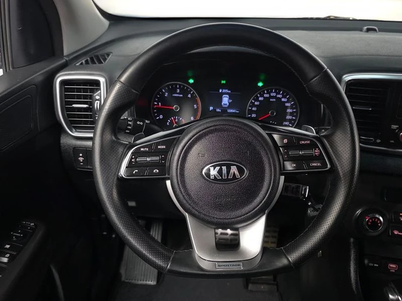 Kia Sportage Diesel 2.0 2WD| 134к.с.| ВКЛ.ТЕХНОТЕСТ, снимка 13 - Автомобили и джипове - 55222238