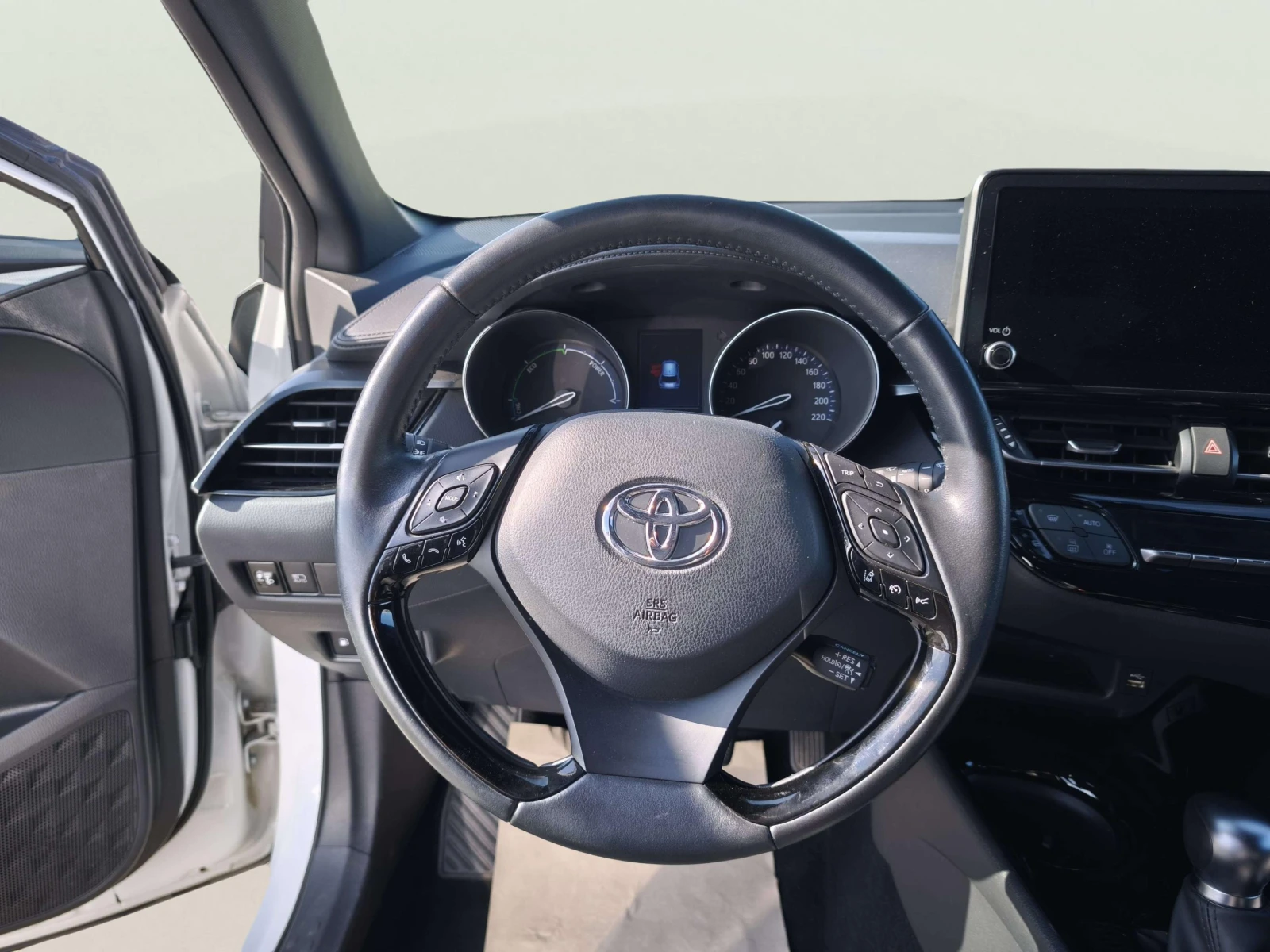 Toyota C-HR 1.8 - изображение 9