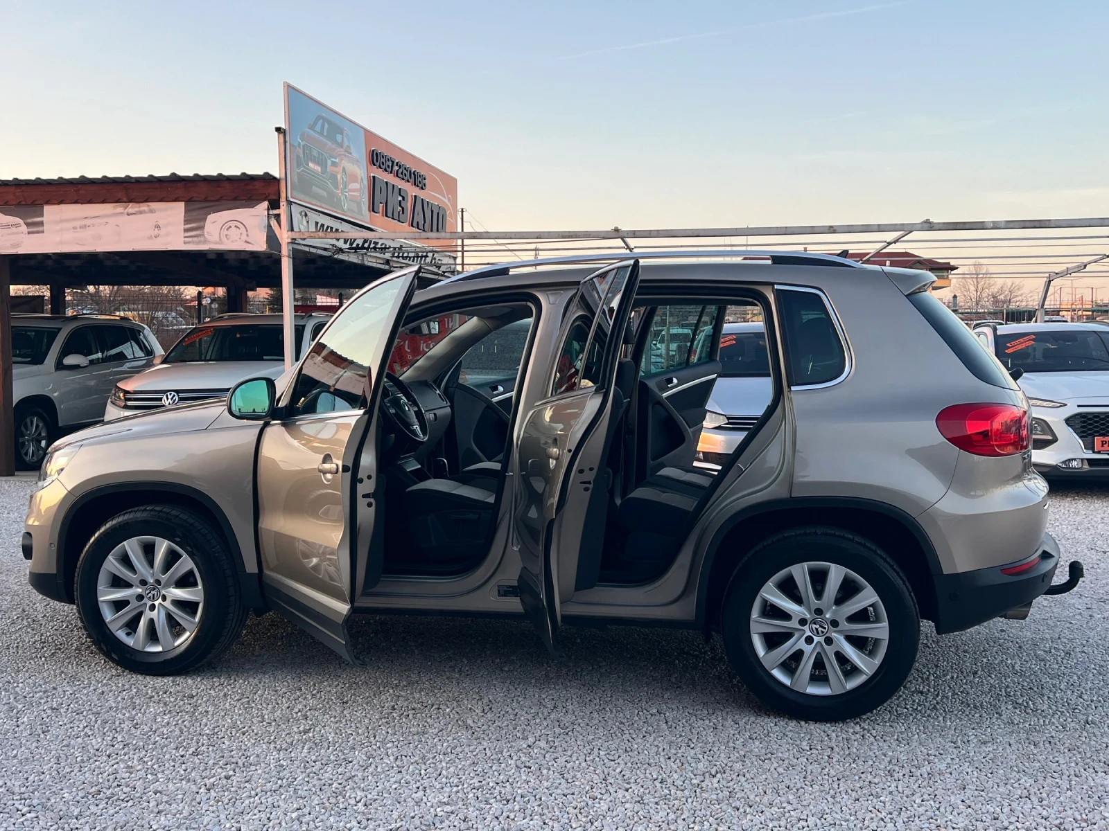 VW Tiguan 2.0TDI* AUT* LED* 100%km* KATO NOVA* LIZING, снимка 9 - Автомобили и джипове - 53749655