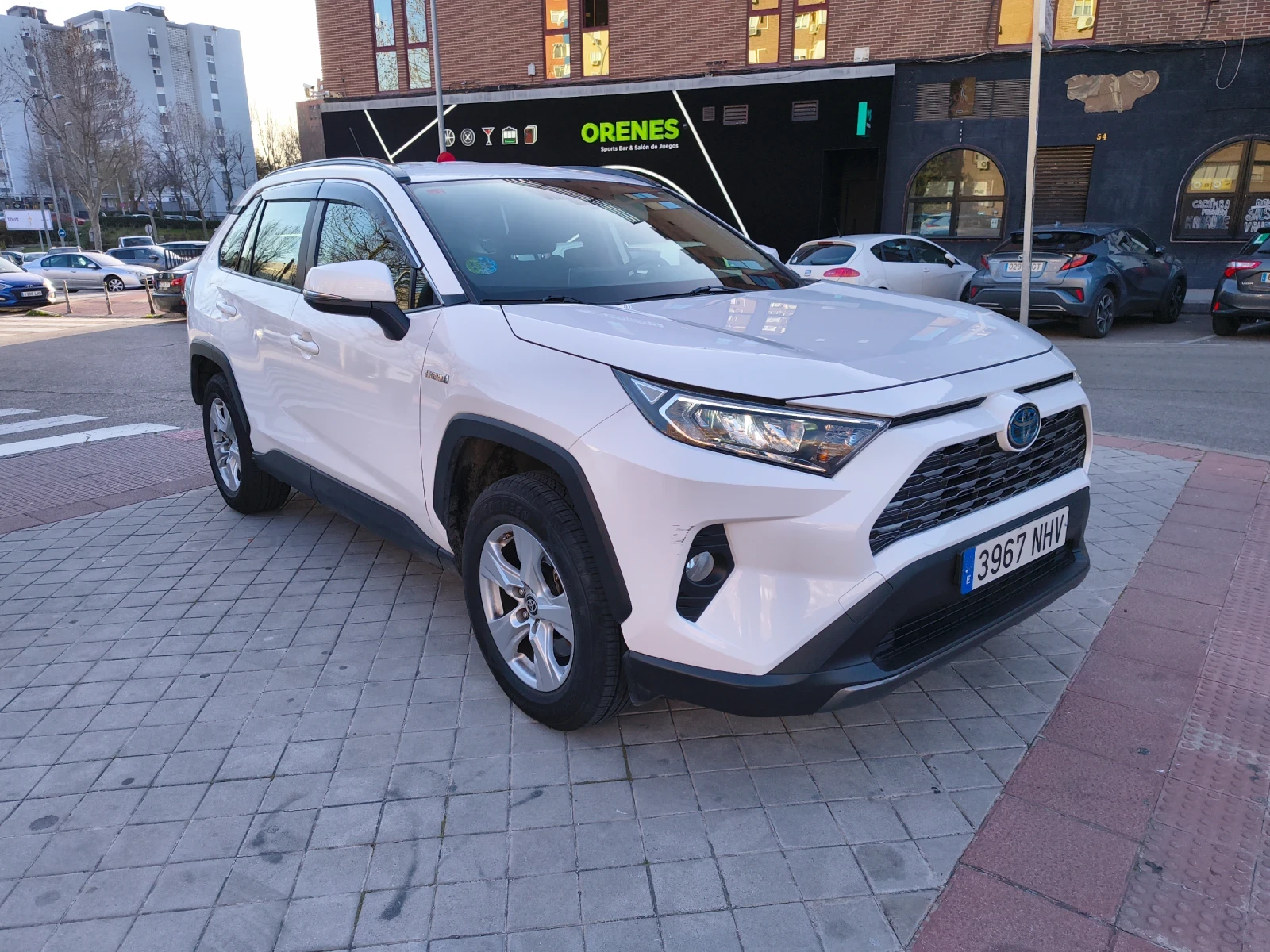Toyota Rav4 2.5 Hibrid, снимка 10 - Автомобили и джипове - 54581785