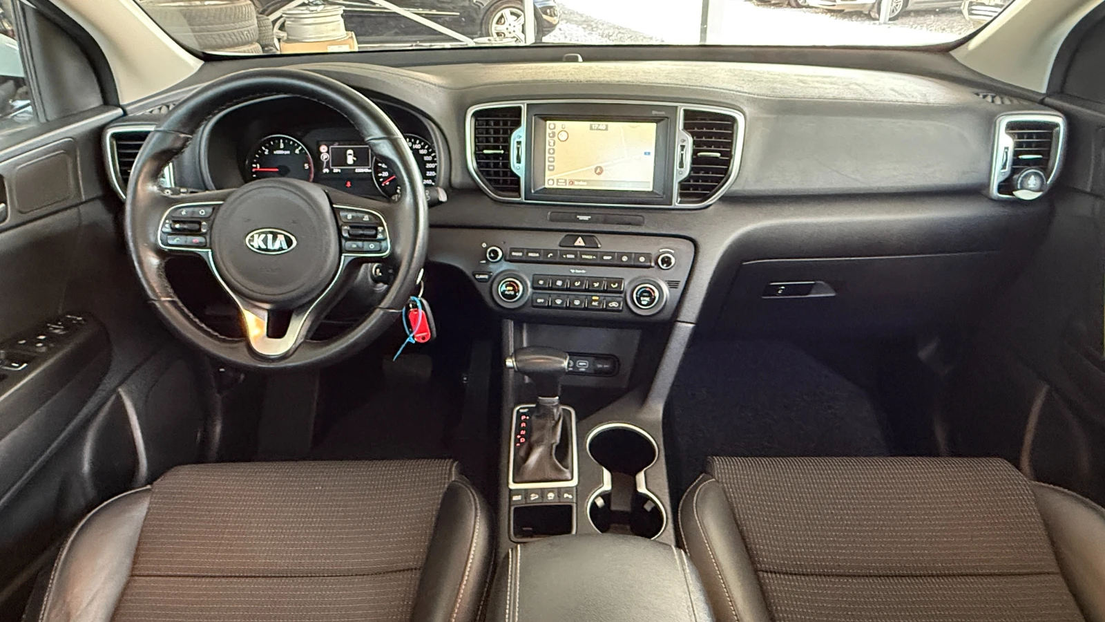 Kia Sportage 1.7D/141кс/Line Assist/КАМЕРА/NAVI/ВНОС 0Т ИТАЛИЯ/, снимка 10 - Автомобили и джипове - 54670922