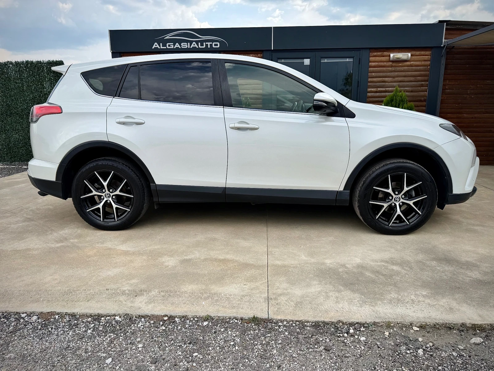 Toyota Rav4 2.0 VALVEMATIK* AWD* EXECUTIVE, снимка 5 - Автомобили и джипове - 55124140