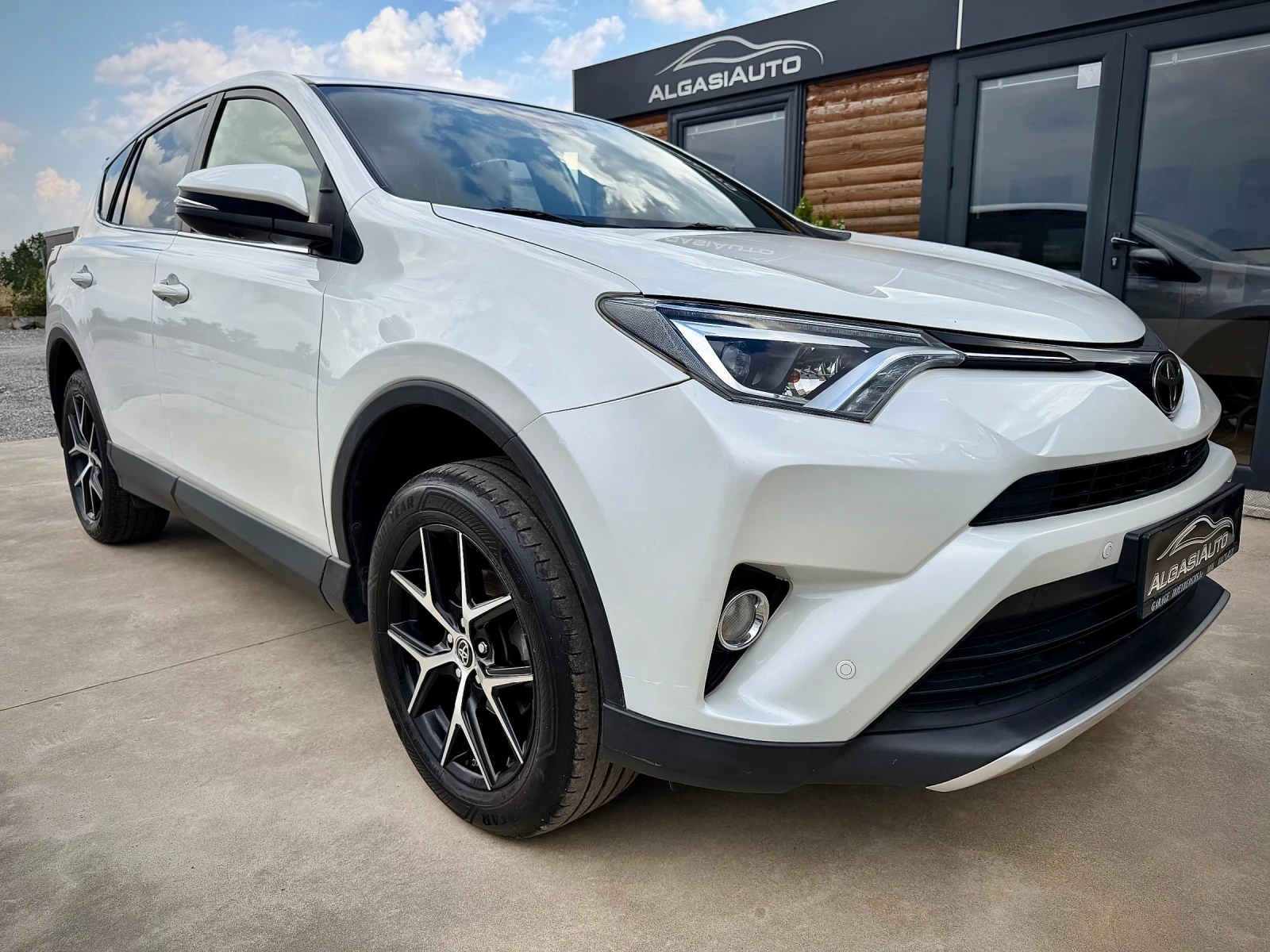 Toyota Rav4 2.0 VALVEMATIK* AWD* EXECUTIVE, снимка 6 - Автомобили и джипове - 55124140