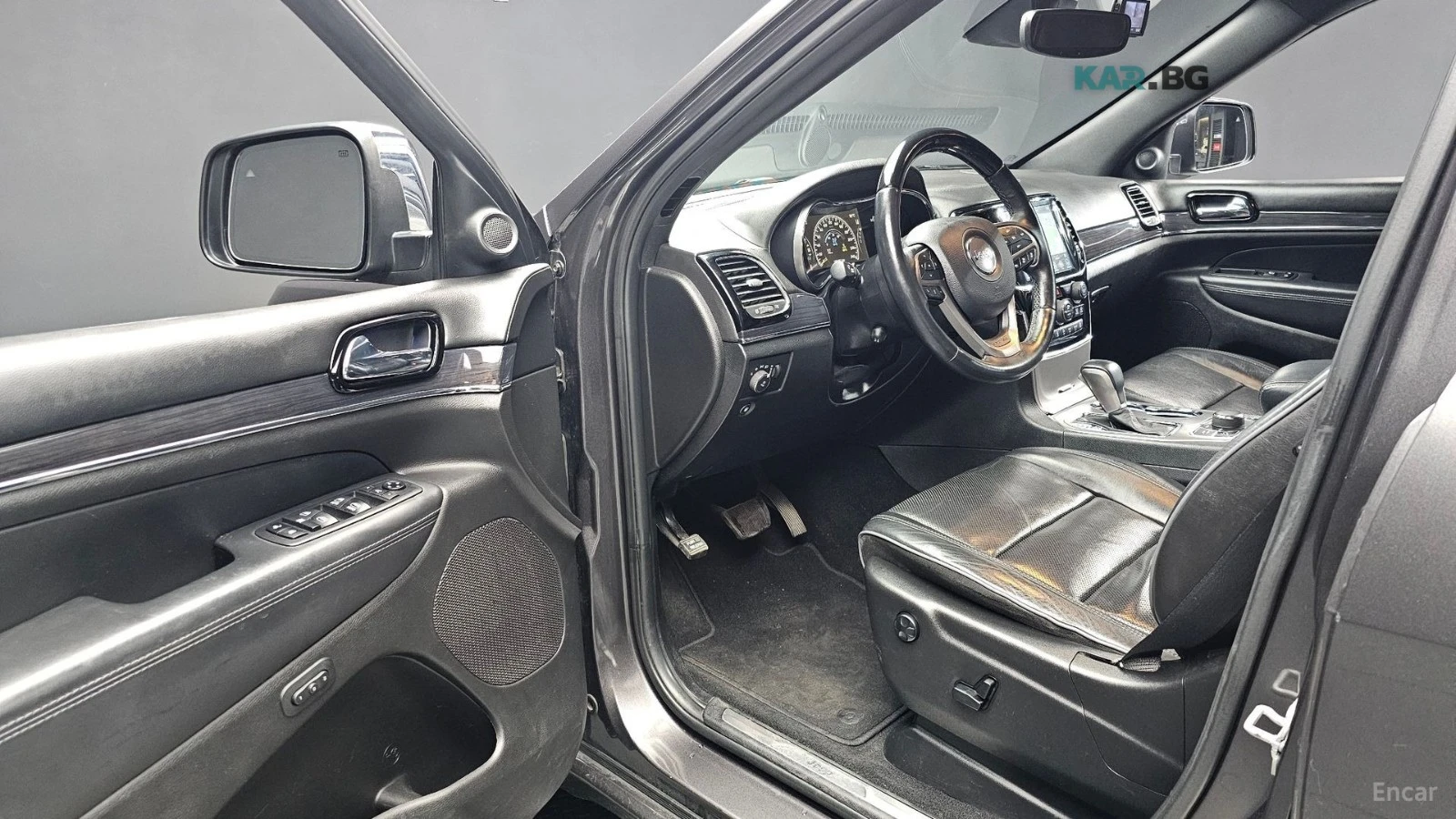 Jeep Cherokee OVERLAND* 3.6* КОЖА* ПОДГРЕВ* ОБДУХВ* ПАНО* НАВИ* , снимка 10 - Автомобили и джипове - 55235112