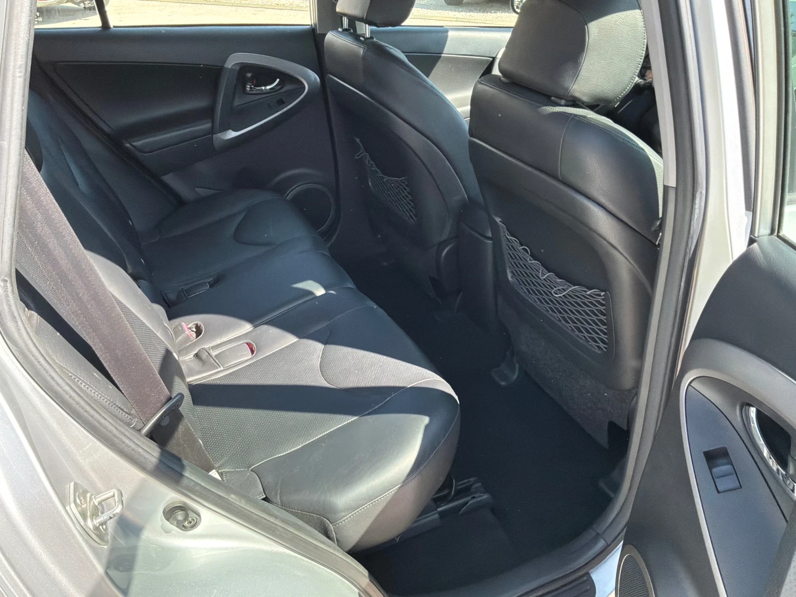 Toyota Rav4 2.2D4d 136k.с 6ск. Luxury, снимка 14 - Автомобили и джипове - 55300823