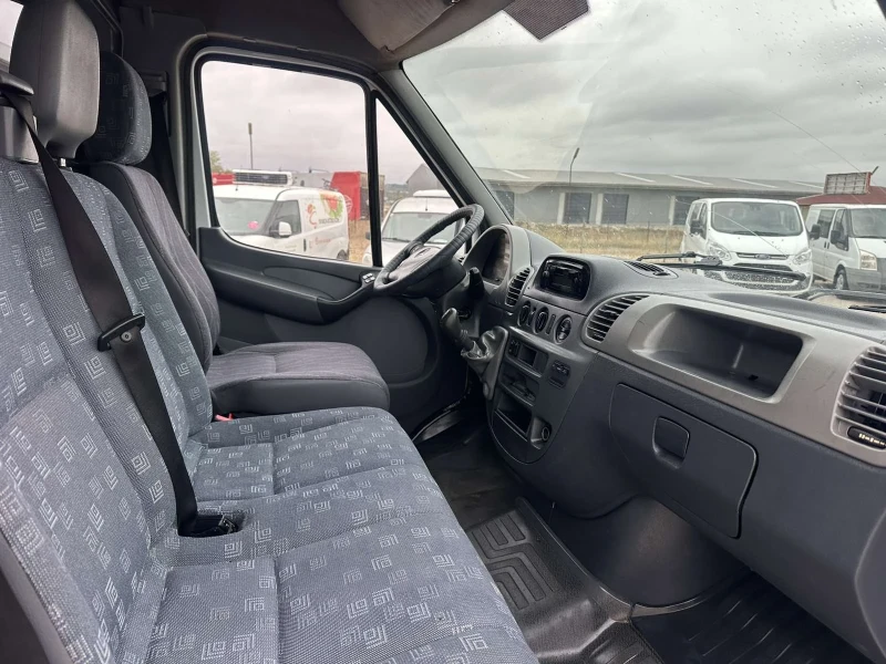 Mercedes-Benz Sprinter 216, снимка 9 - Бусове и автобуси - 51931971