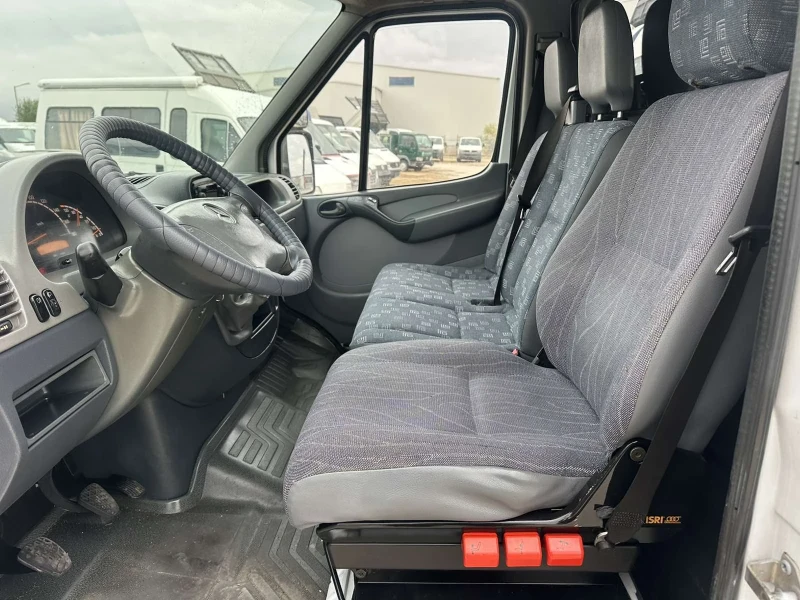 Mercedes-Benz Sprinter 216, снимка 12 - Бусове и автобуси - 51931971