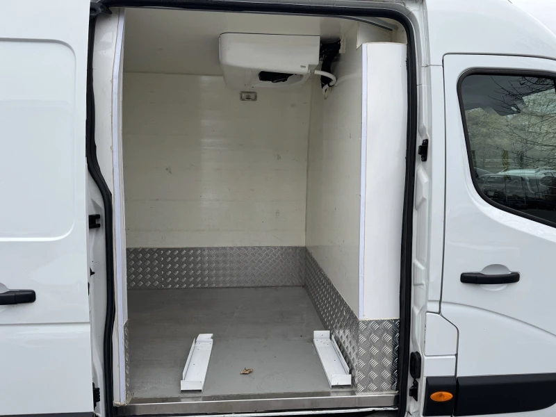 Renault Master 2.3dCi 130k.c Хладилен, снимка 10 - Бусове и автобуси - 52321346