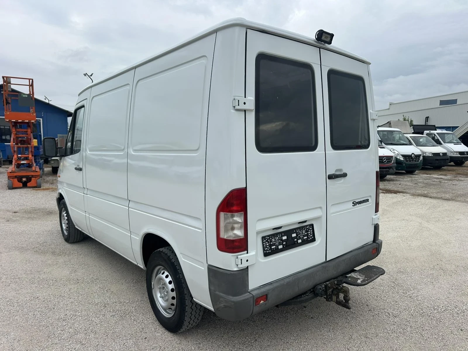 Mercedes-Benz Sprinter 216  - изображение 6