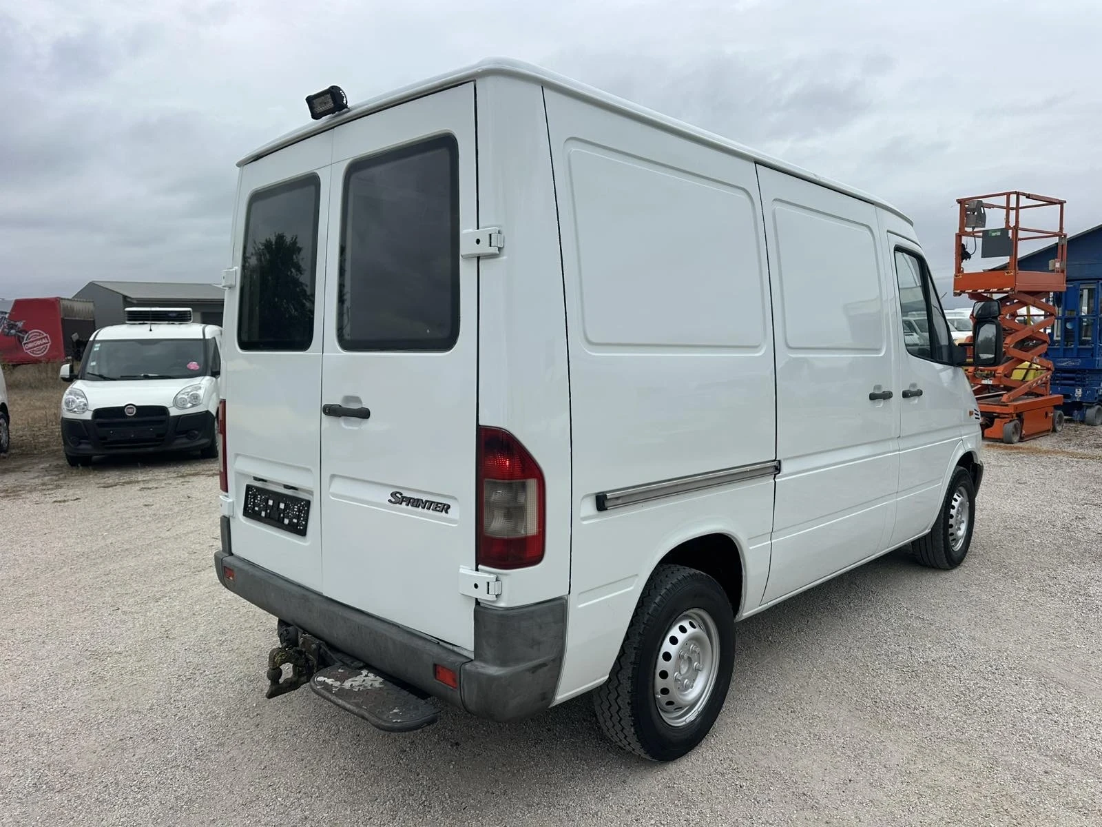 Mercedes-Benz Sprinter 216  - изображение 8