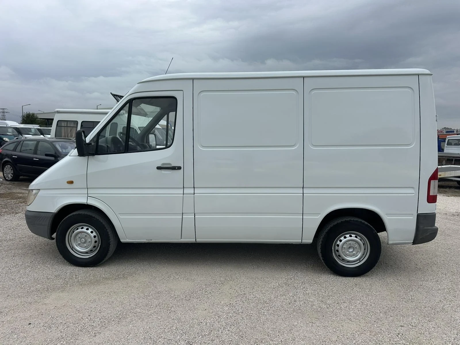 Mercedes-Benz Sprinter 216  - изображение 4