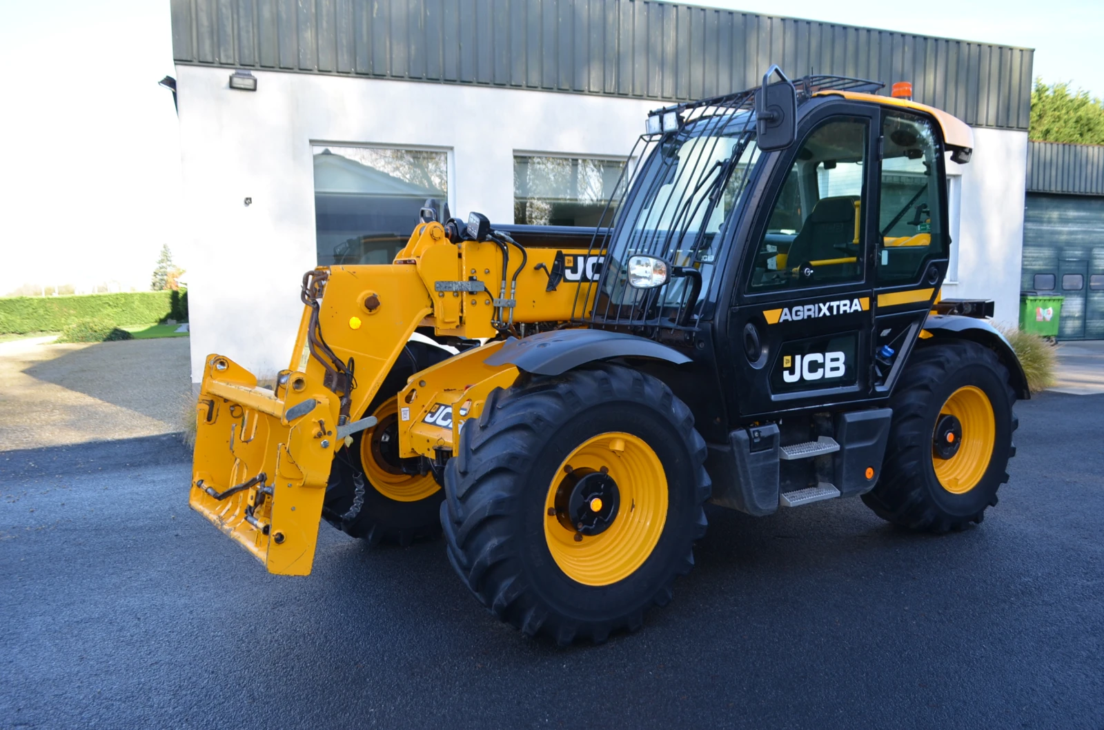 Телескопичен товарач JCB 536-95 Agrixtra - изображение 3