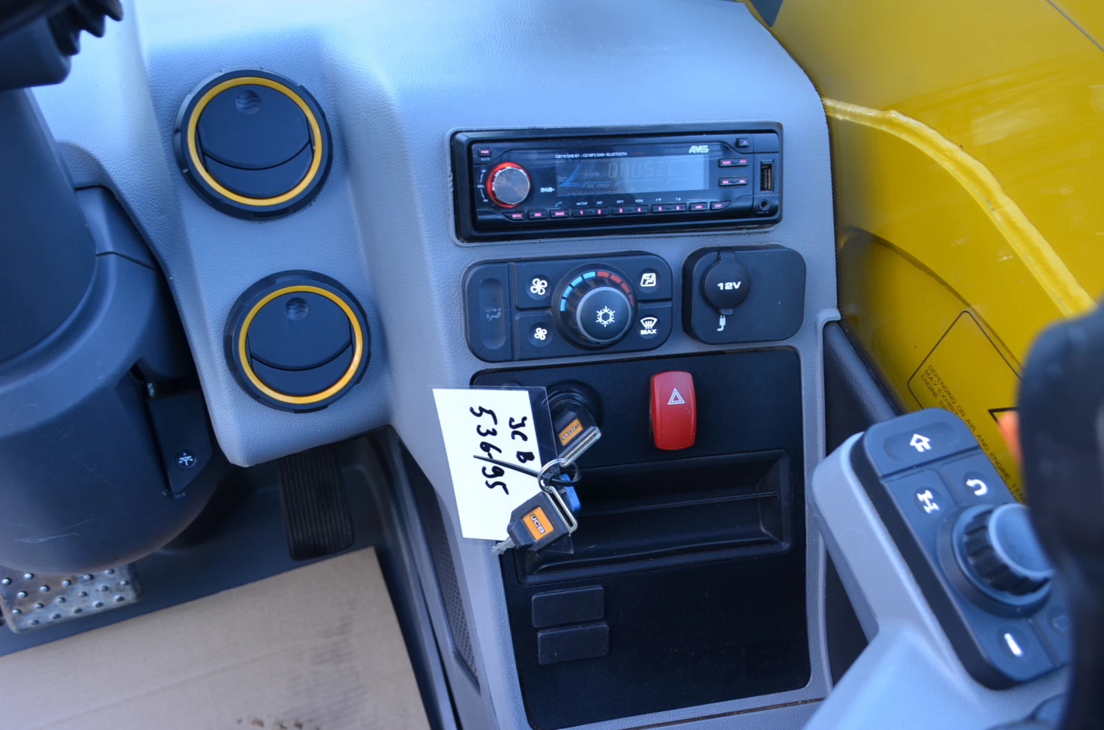 Телескопичен товарач JCB 536-95 Agrixtra - изображение 9