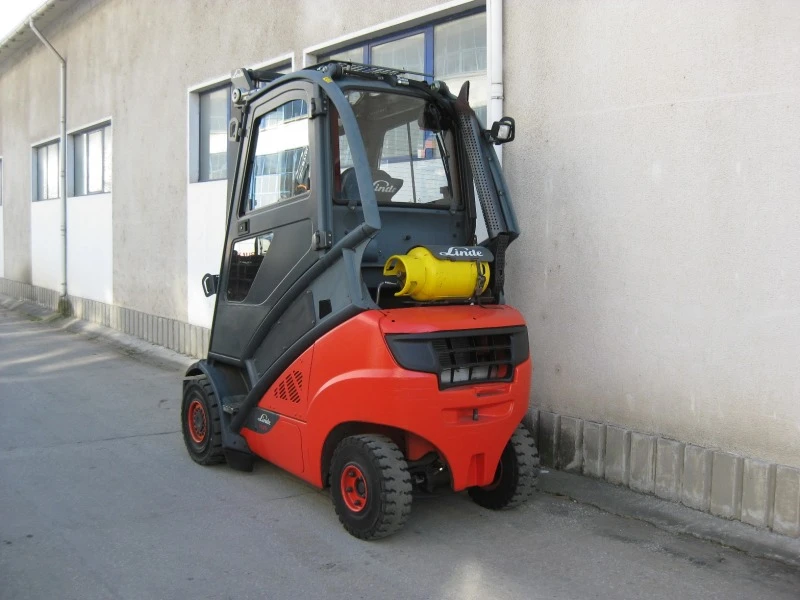 Мотокар Linde H25T-02/600, снимка 3 - Индустриална техника - 44015027