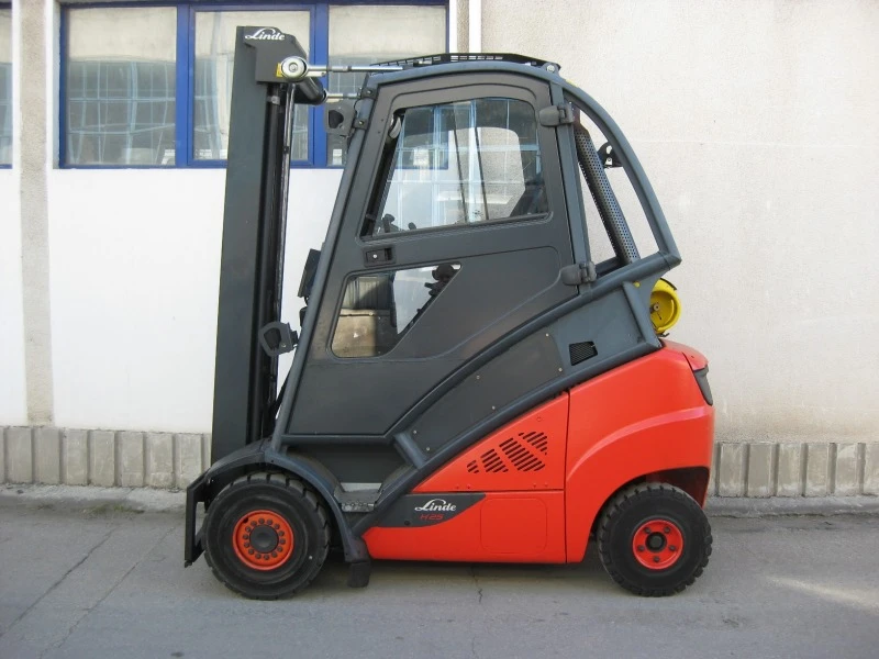 Мотокар Linde H25T-02/600, снимка 1 - Индустриална техника - 44015027