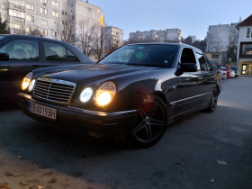 Mercedes-Benz E 200, снимка 2 - Автомобили и джипове - 45303218