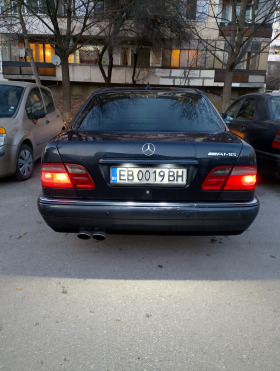 Mercedes-Benz E 200, снимка 3 - Автомобили и джипове - 45303218