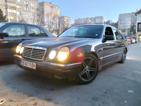 Mercedes-Benz E 200, снимка 1 - Автомобили и джипове - 45303218