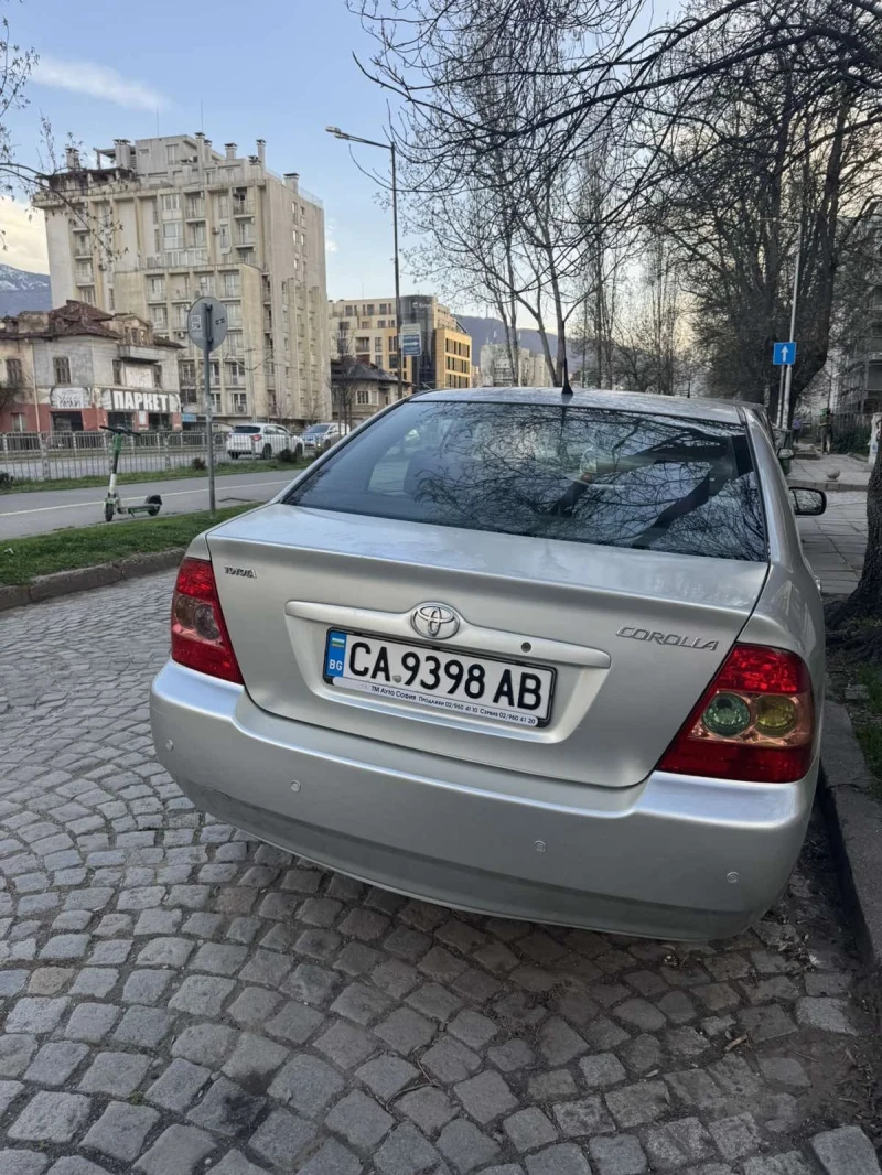 Toyota Corolla Седан, снимка 6 - Автомобили и джипове - 49507759