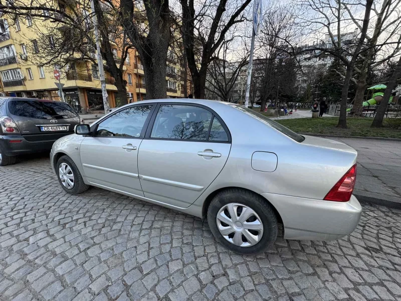 Toyota Corolla Седан, снимка 3 - Автомобили и джипове - 49507759