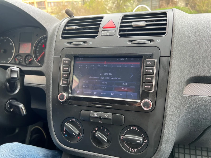 VW Golf 5, снимка 10 - Автомобили и джипове - 52428940