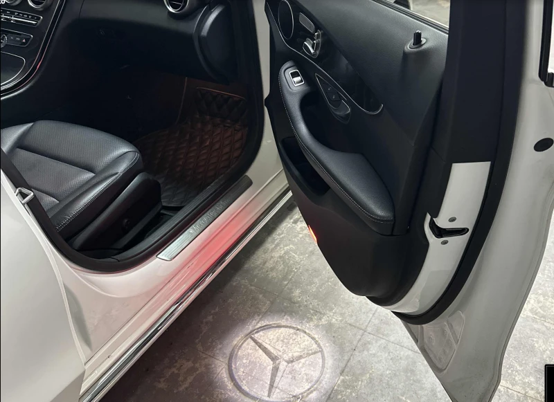 Mercedes-Benz C 300 AWD, 2.0L 4cyl, снимка 10 - Автомобили и джипове - 52749399