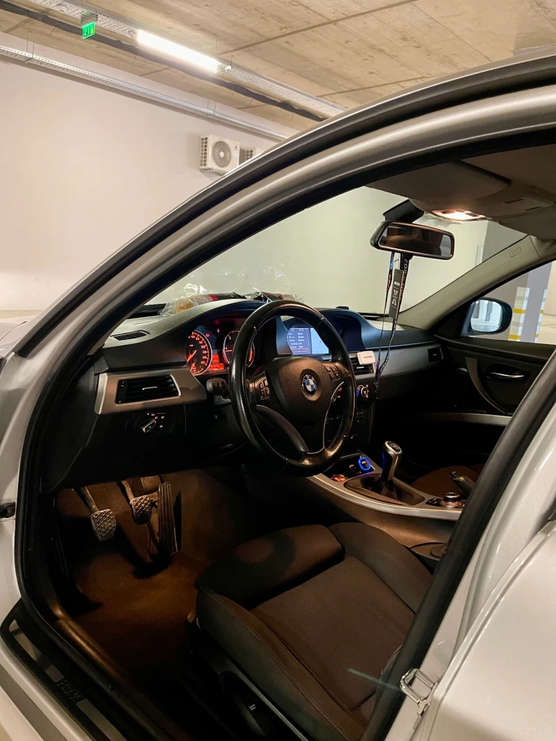 BMW 320, снимка 8 - Автомобили и джипове - 52999178