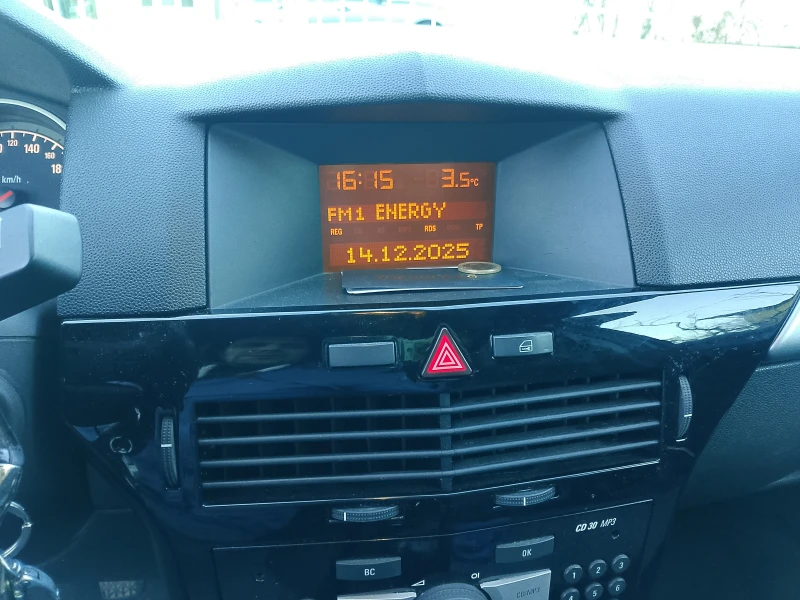 Opel Astra, снимка 7 - Автомобили и джипове - 52793287