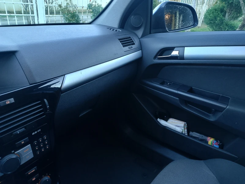Opel Astra, снимка 15 - Автомобили и джипове - 52793287