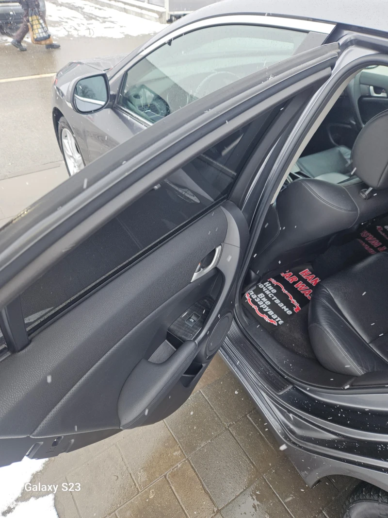 Honda Accord 2.4 Executive, снимка 8 - Автомобили и джипове - 53037361